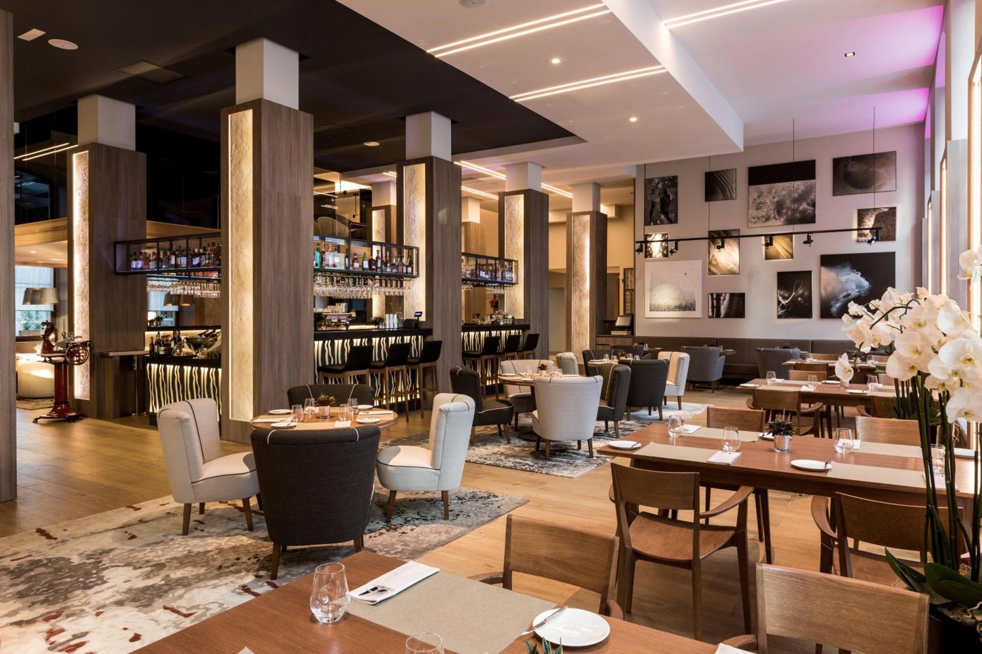 Ac Hotel By Marriott Wroclaw Exterior photo The restaurant