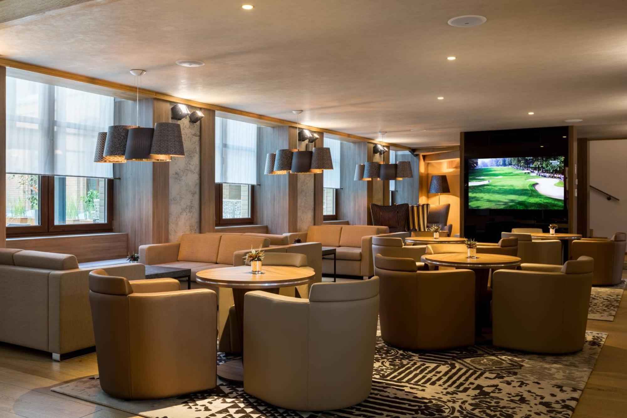 Ac Hotel By Marriott Wroclaw Exterior photo The Club at London Heathrow Airport