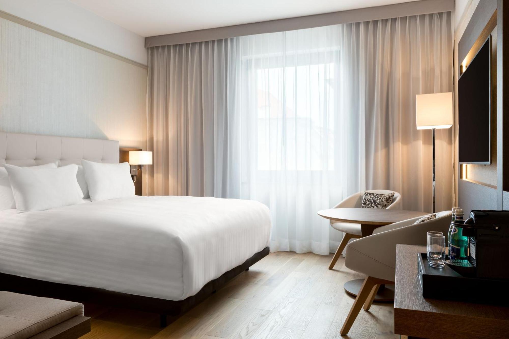 Ac Hotel By Marriott Wroclaw Exterior photo A room at the hotel